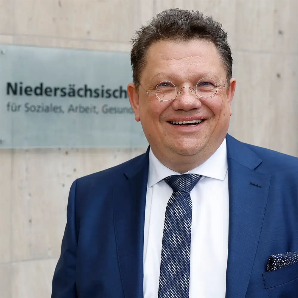 Dr. Andreas Philippi
